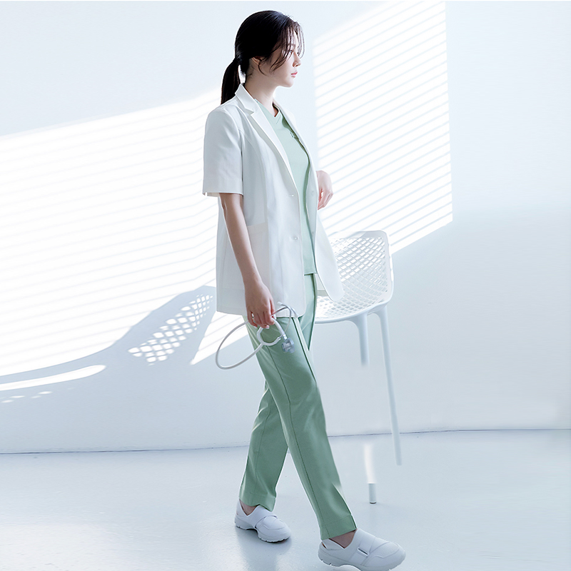 Uniforme Médico de Alta Gama E - Medical Lab Years reseña y precio