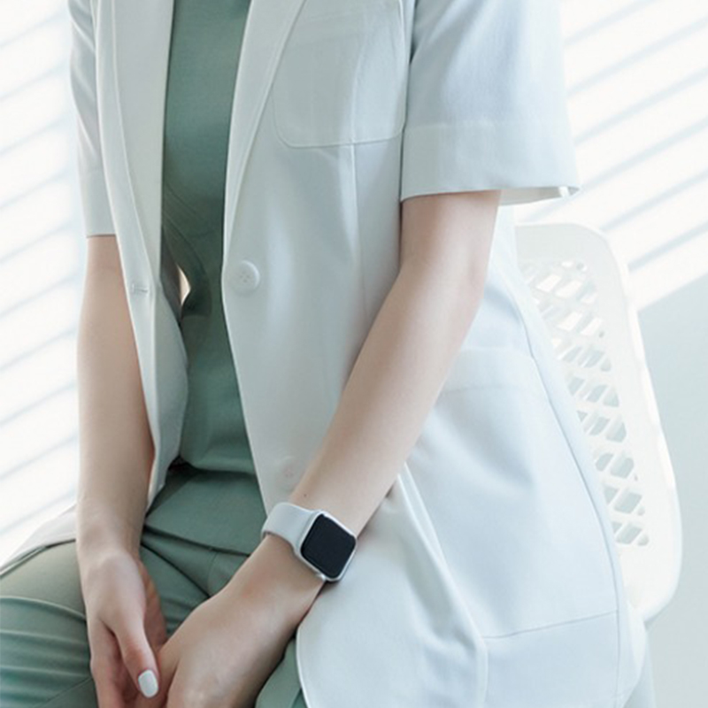 Uniforme Médico de Alta Gama E - Medical Lab Years reseña y precio